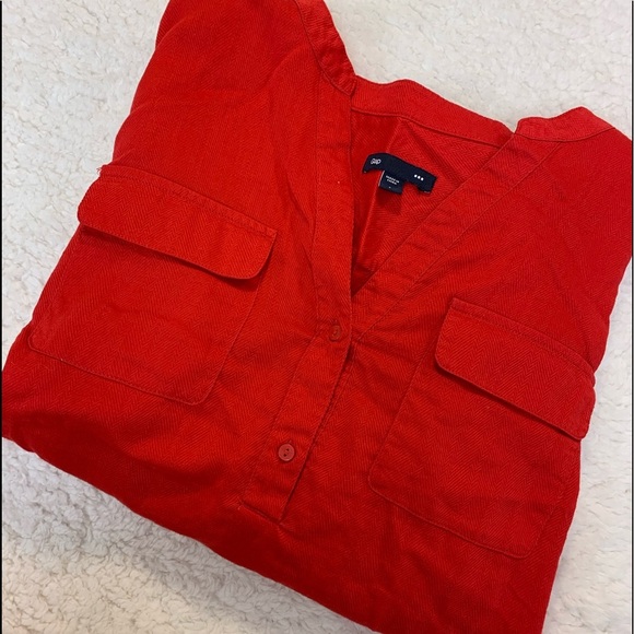 GAP Tops - Women’s Gap V Neck Blouse